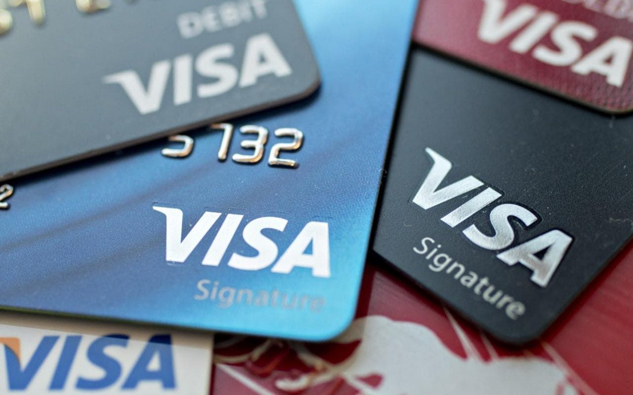 Kryptoměna a platebni karta Visa